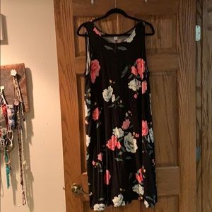 Sleeveless flower flowy dress